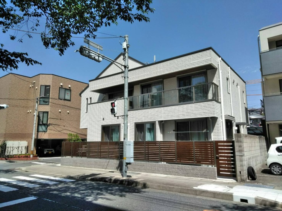 呉市O様邸 新築外構工事 その3：門扉・目隠しフェンス・デッキ｜施工例｜スタッフブログ｜シングル記事タイトル｜子