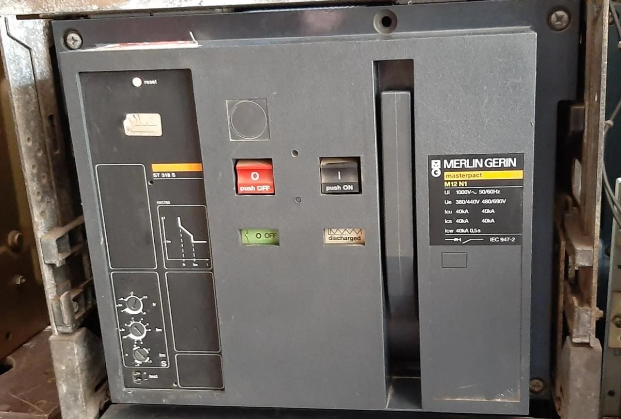 Merlin Gerin M12 N1 Air Circuit Breaker Contactors & Circuit