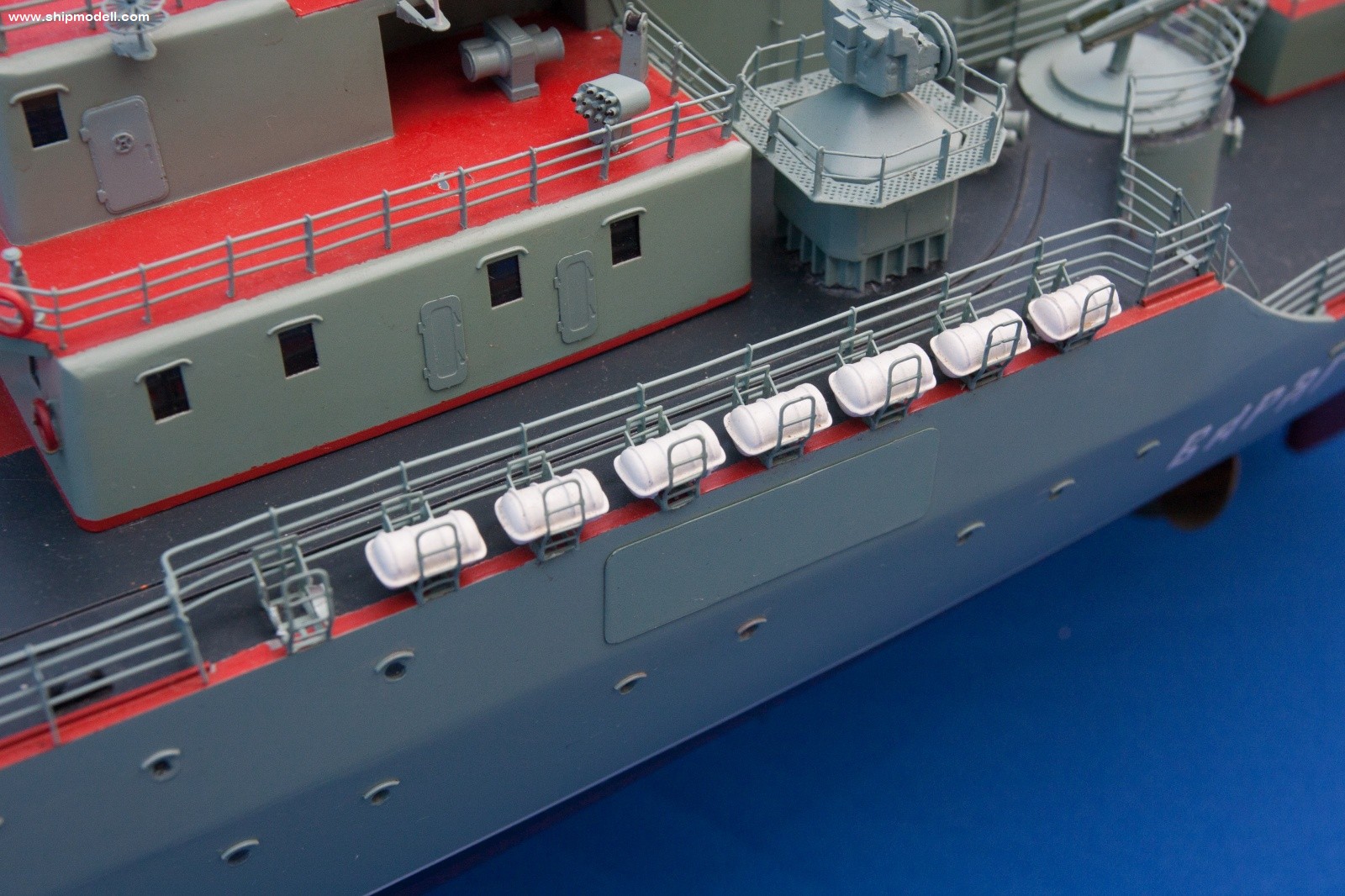 SHIPMODELL VARYAG missile cruiser 1983