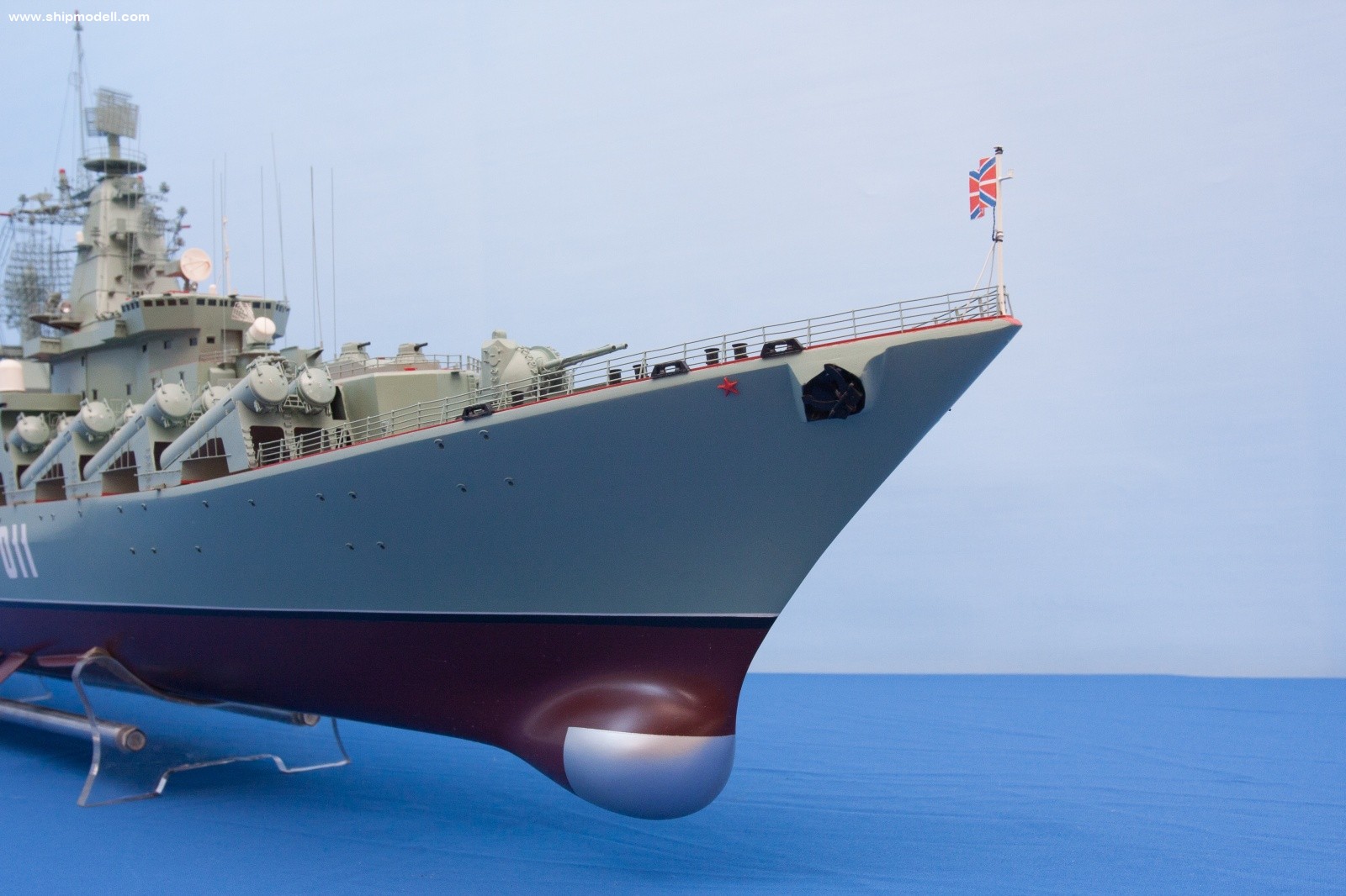 SHIPMODELL VARYAG missile cruiser 1983
