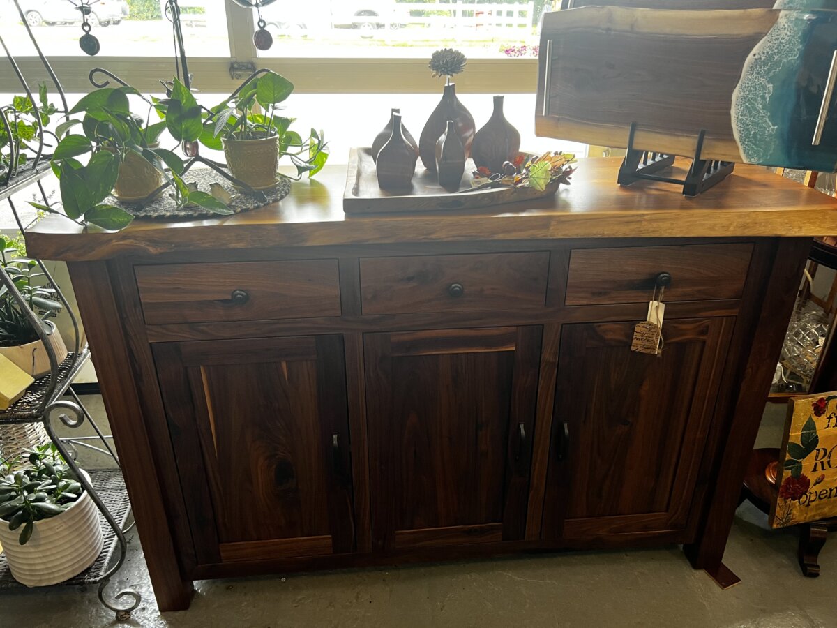 Authentic Amish Hand Crafted R. Walnut Buffet Shop Oakland County