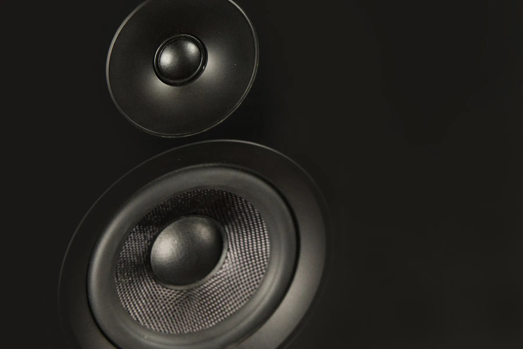 Ai41 Powered 5" Stereo Bookshelf Speakers Black & Walnut Shoptronics