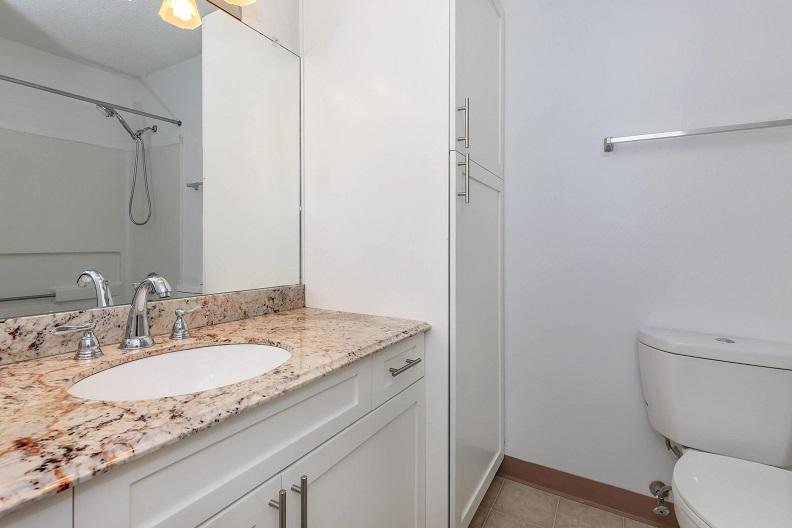 440 Meriden Rd, Waterbury, CT 06705 Shortterm Lease Apartments Furnished + Utilities