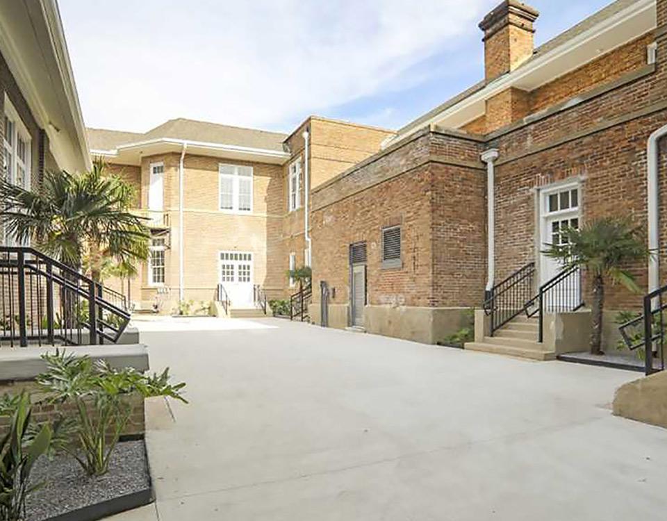 1706 Old Shell Rd, Mobile, AL 36604 Shortterm Lease Apartments