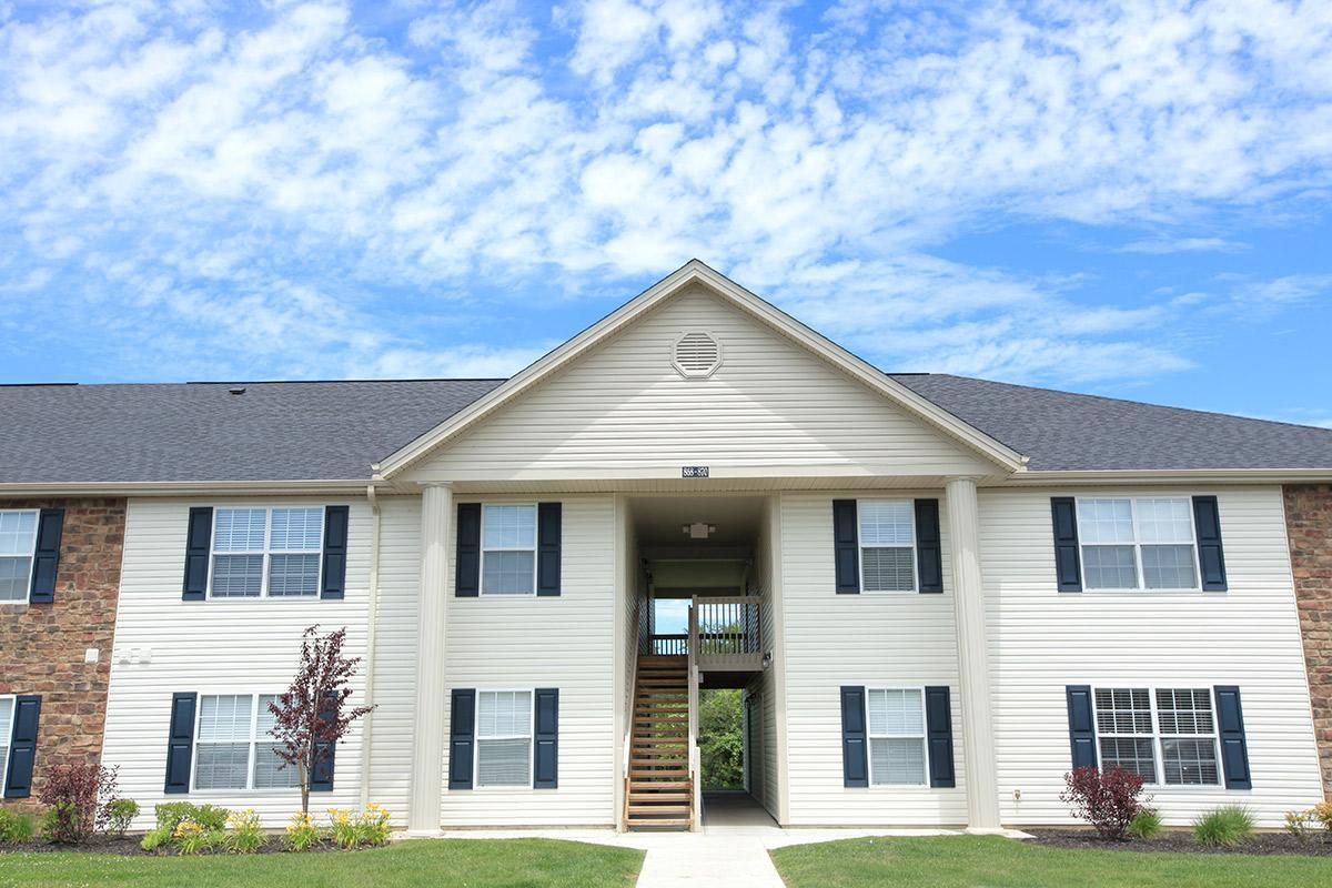 2880 Dwight Rd, Springfield, OH 45503 Shortterm Lease Apartments