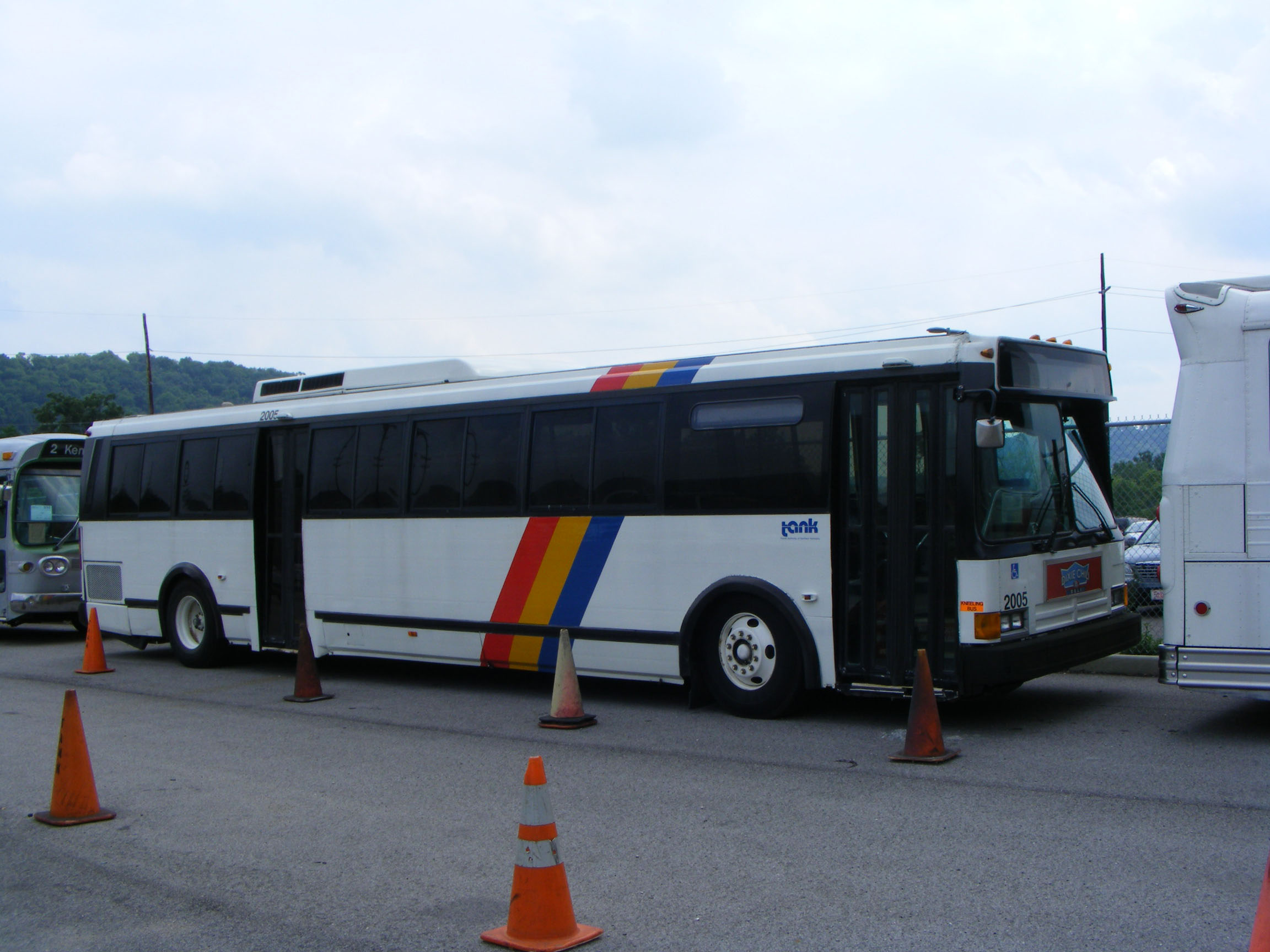 TANK Transit Authority of North Kentucky SHOWBUS AMERICA BUS IMAGE