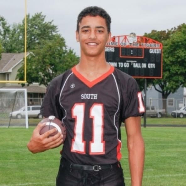 Football player Elerson Smith lands full scholarship to Northern Iowa
