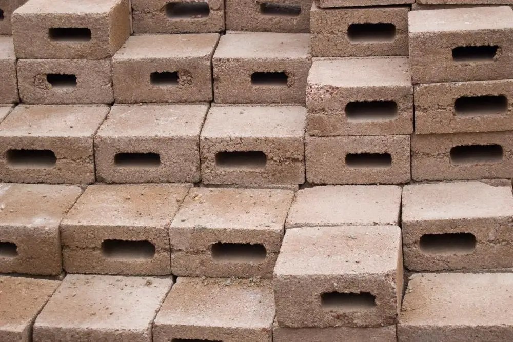 How Much Do Cinder Blocks Weigh? Average Weight By Size