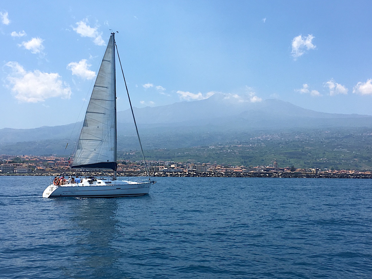 Catania tour al tramonto con aperitivo a bordo Sicily Sailing Experience