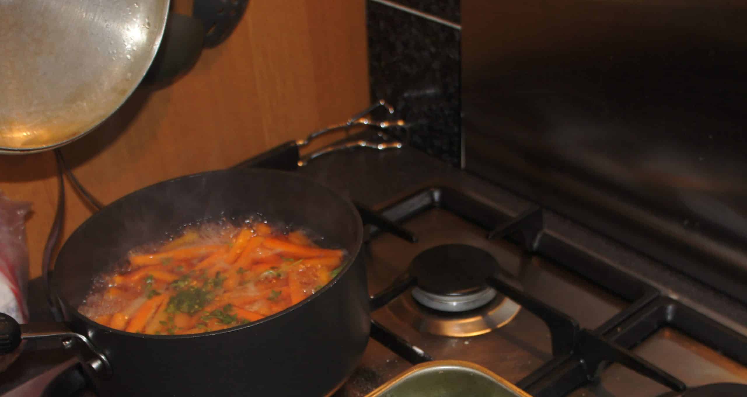 Tasty Chicken Pie Minted Peas Carrot Mash Sick Chirpse