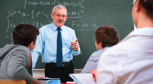 College Professor Rips Apart Student’s Terrible Email About Missing