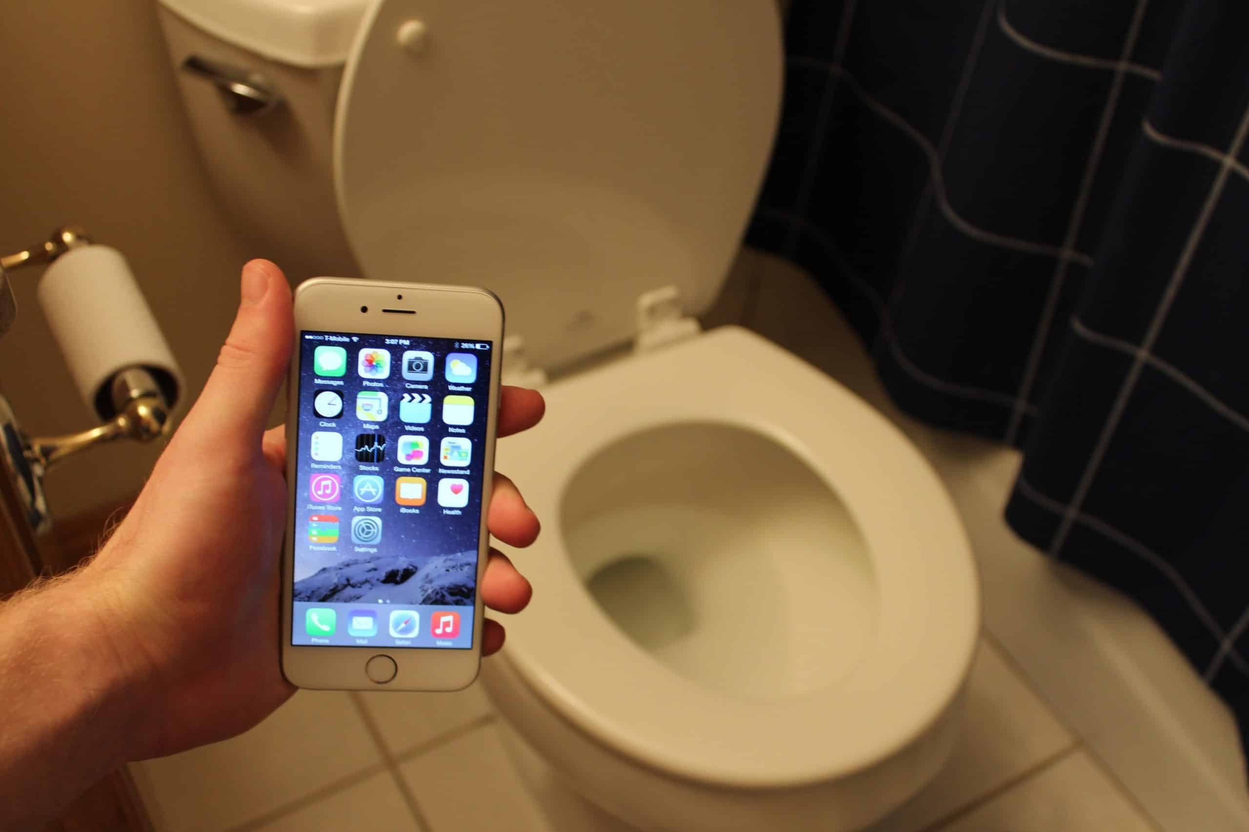 Taking Your Phone Into The Toilet Is Making You Ill