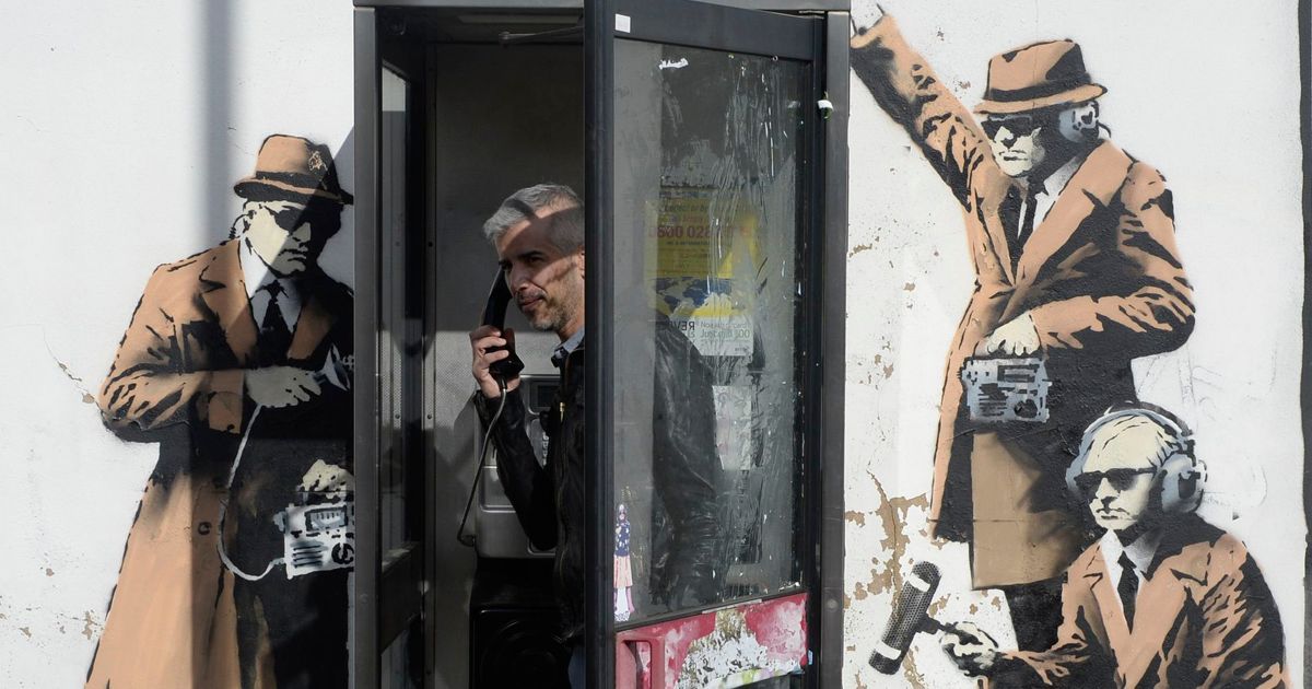 A Builder Accidentally Destroyed This Famous Banksy Painting Worth £1