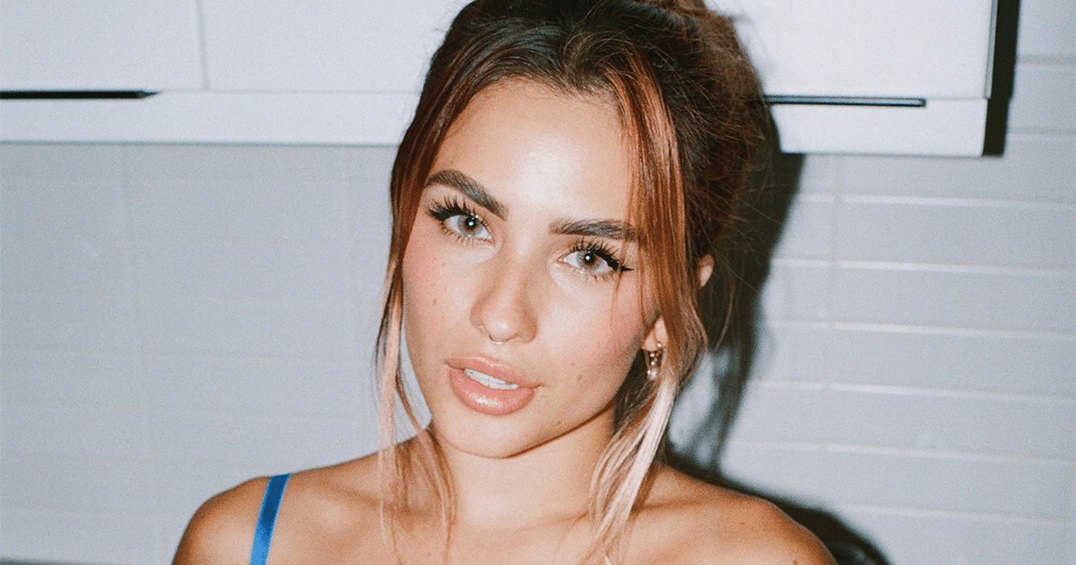 OnlyFans Model Is Sending Free Nudes To Anyone Who Donates To Victims Of The Maui Wildfires