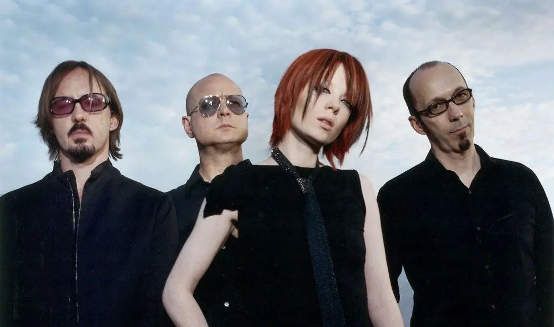 Garbage reveal new video for ‘No horses’ which they claim to be