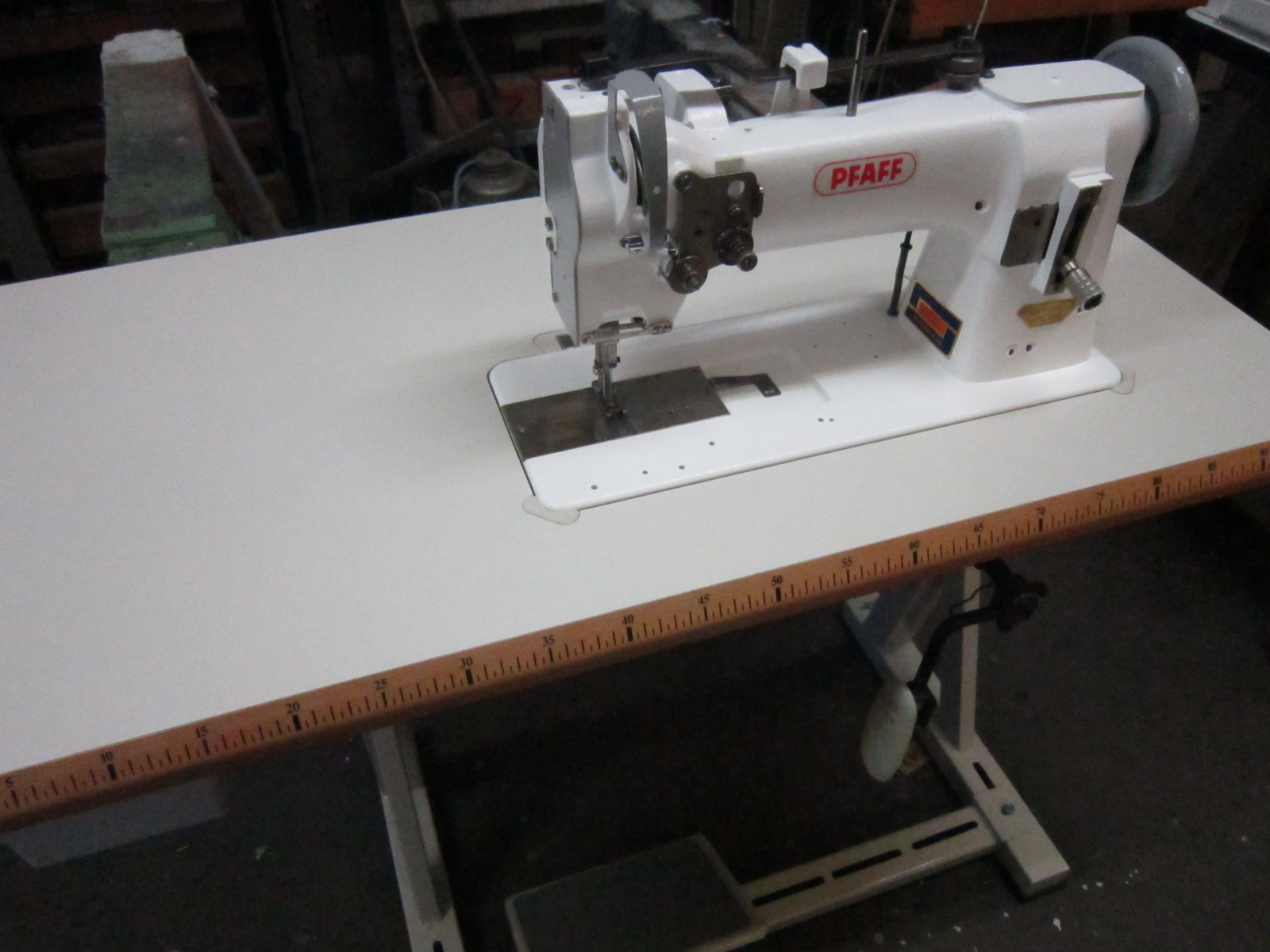 Sieck PFAFF Kl. 1456/01 single needle flat bed sewing machine with triple transport