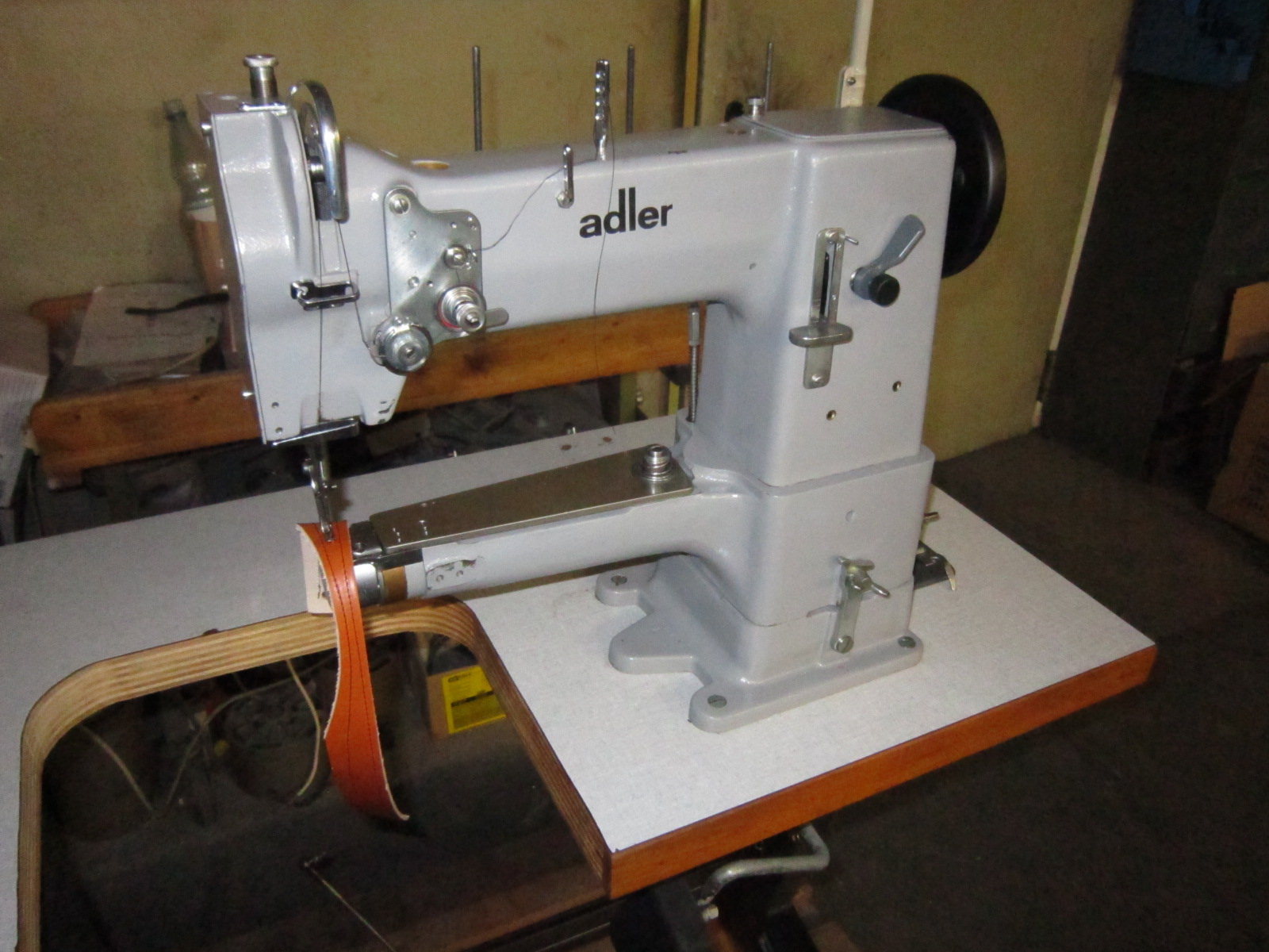 Sieck ADLER Kl. 69562 single needle arm type sewing machine with drop