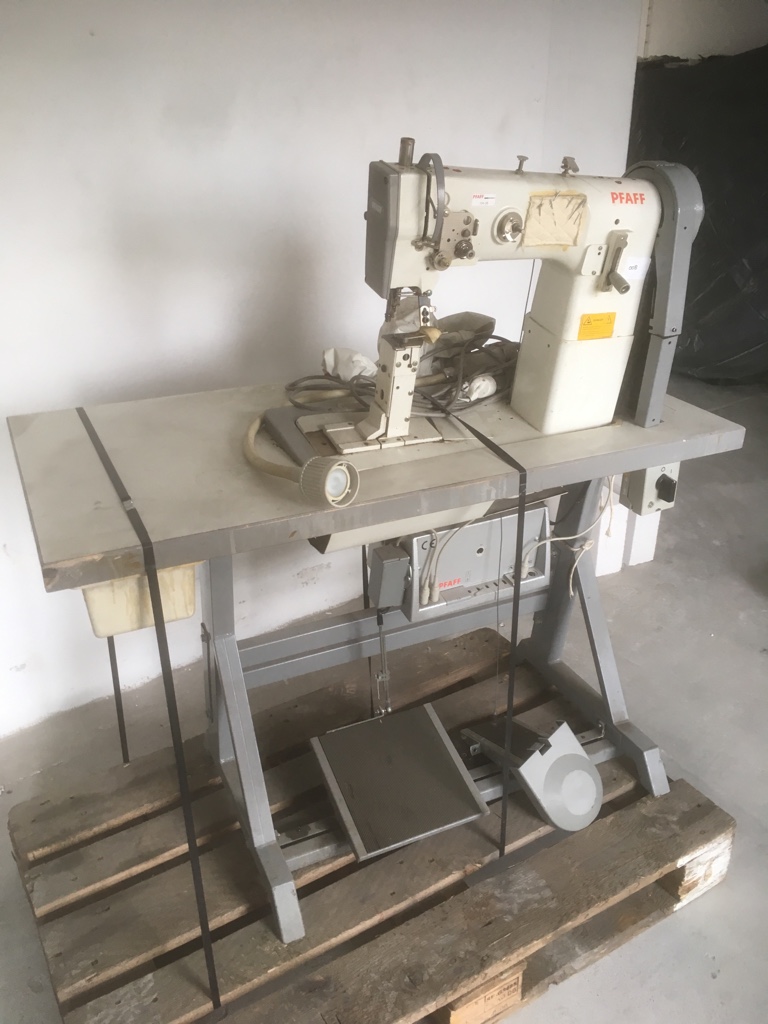 Sieck PFAFF Kl. 1295706/35 single needle post bed sewing machine with triple transport, large
