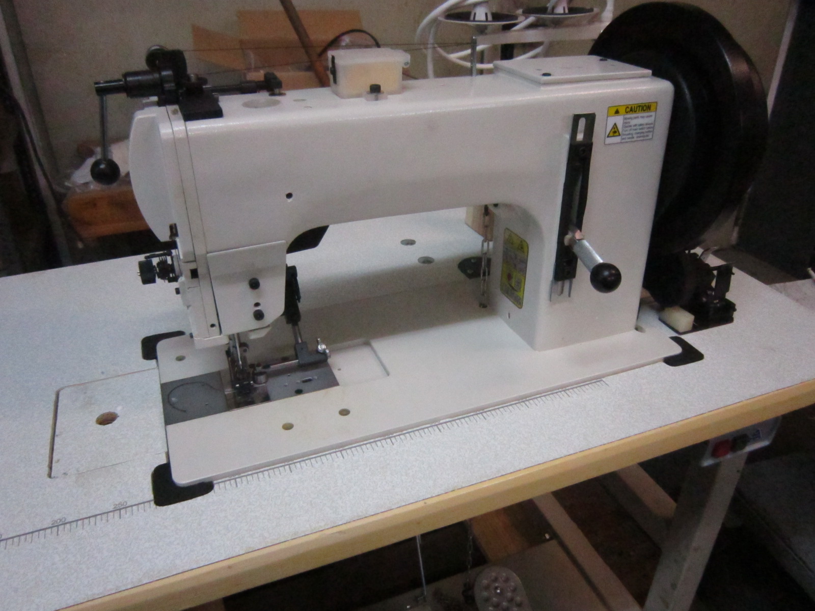 Sieck SIECK Kl. 304390 heavy duty flat bed sewing machine with triple transport and barrel