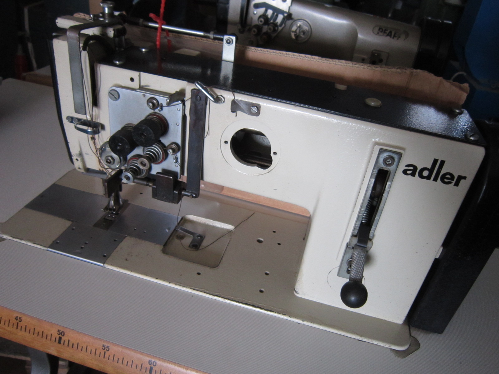 Sieck ADLER Kl. 267273 NH 1 two needle flat bed sewing machine with