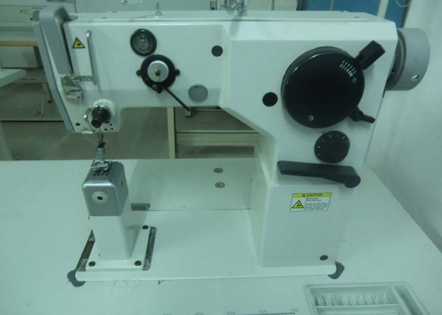 Sieck SIECK Typ 268918 zig zag post bed sewing machine with drop feed