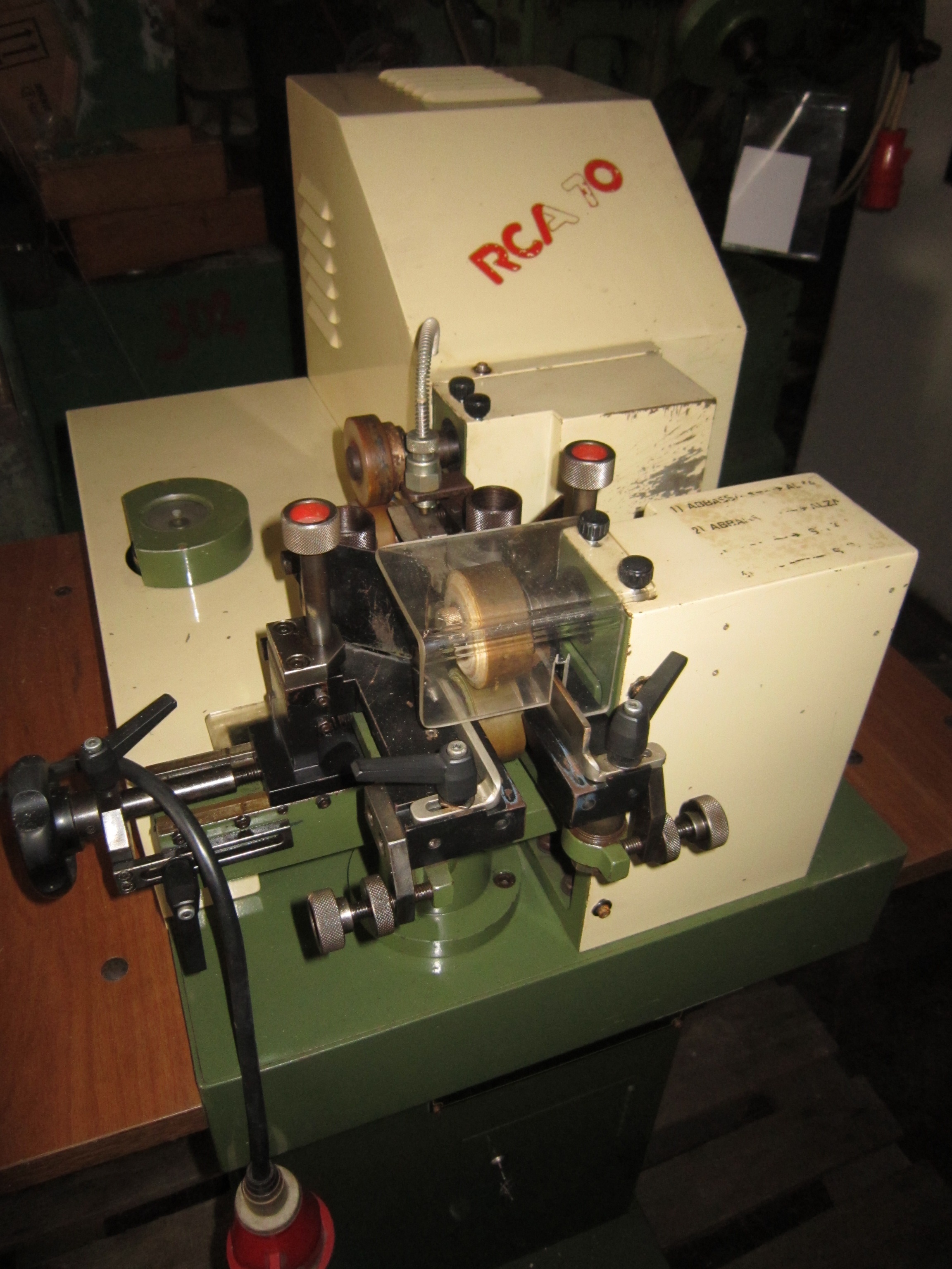 Sieck GALLI type RCA 70 belt edge cutting machine with knives and