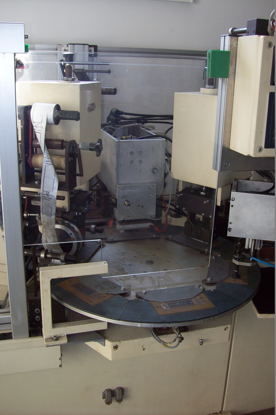 Sieck WSK PMF Typ 1499 rotary table embossing machine with 3 stamping