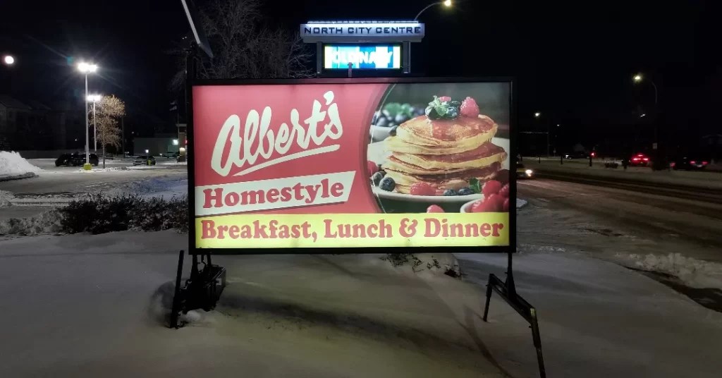 WHY ROAD SIGNS AND SOCIAL MEDIA WORK WELL TOGETHER