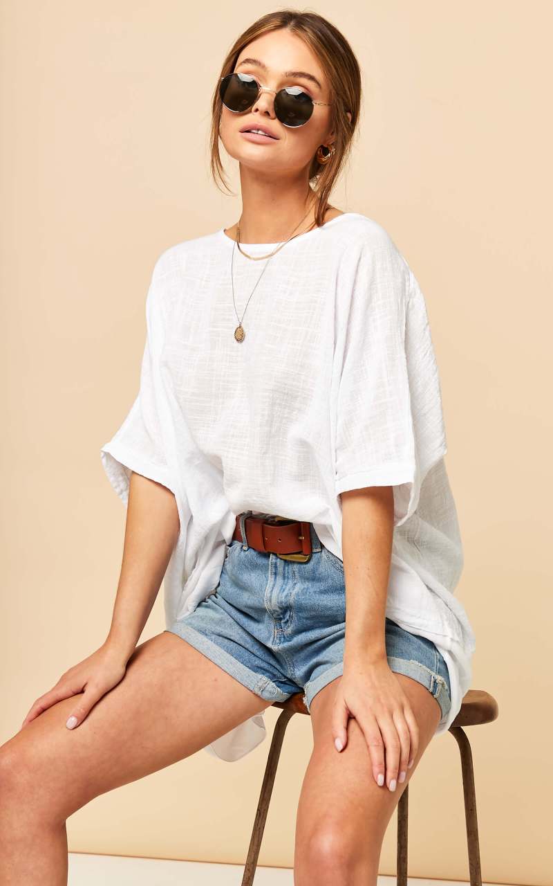 oversized-top-with-contrasting-hem-in-white