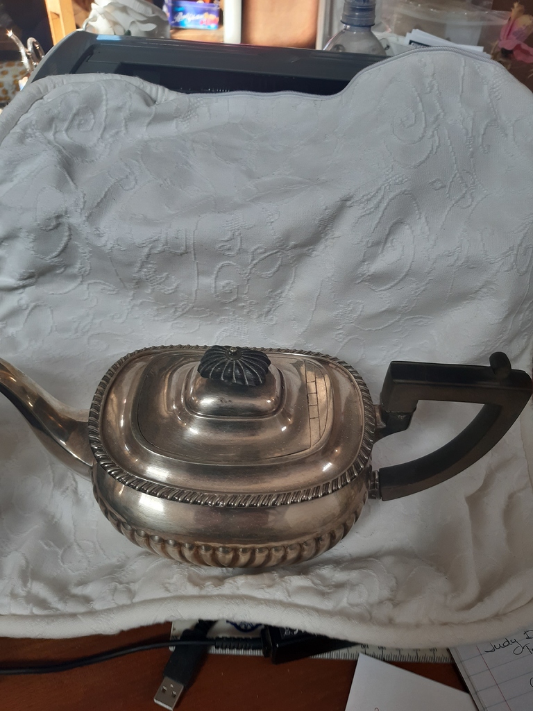 Silver teapot identification an advice What's it worth? Silver