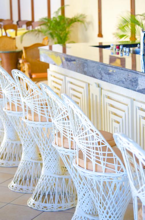 Restaurant and Bar, Silver Beach Hotel, Mauritius