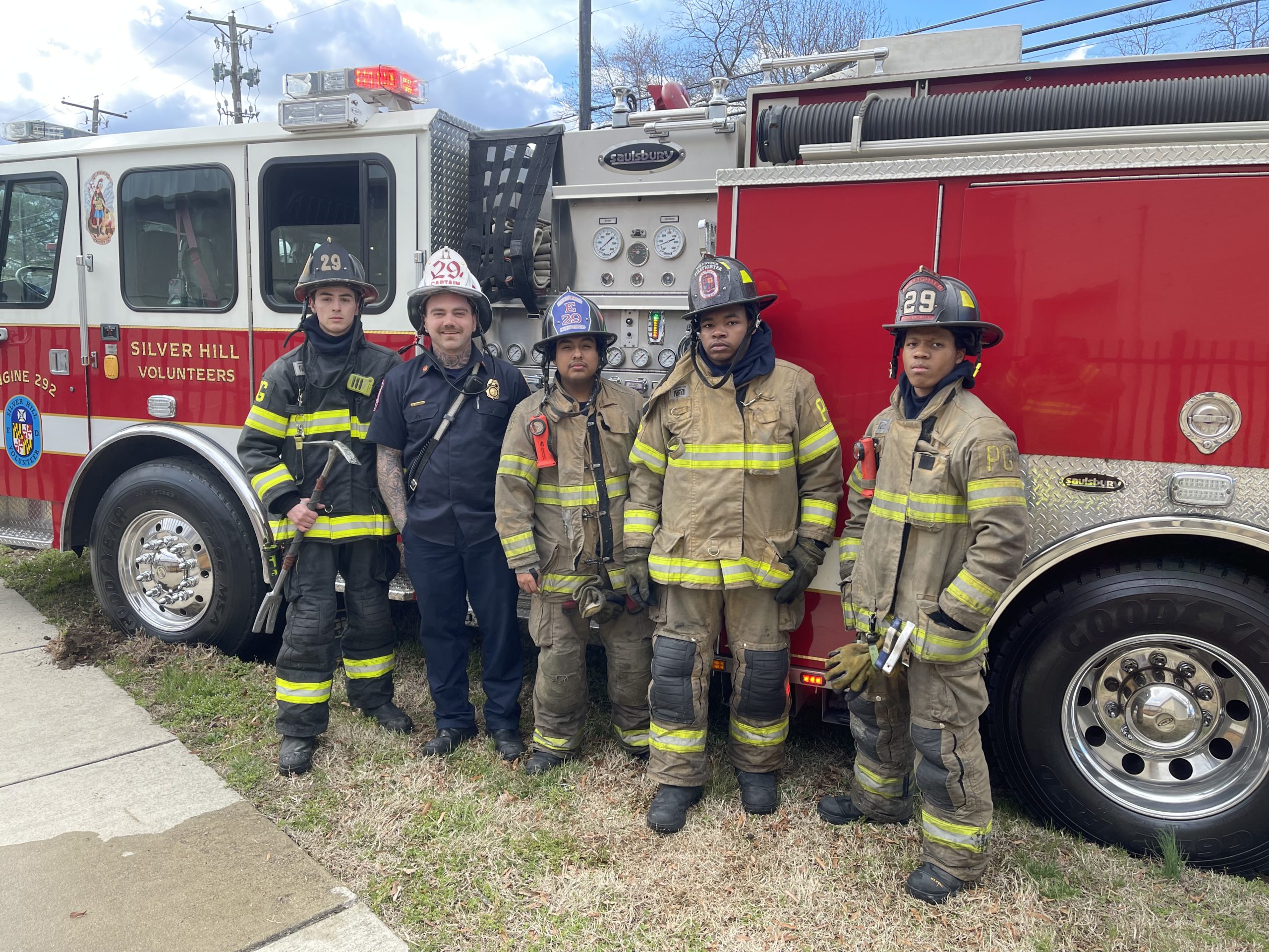 Engine, Truck & Chief Respond to Building Fire Silver Hill VFD