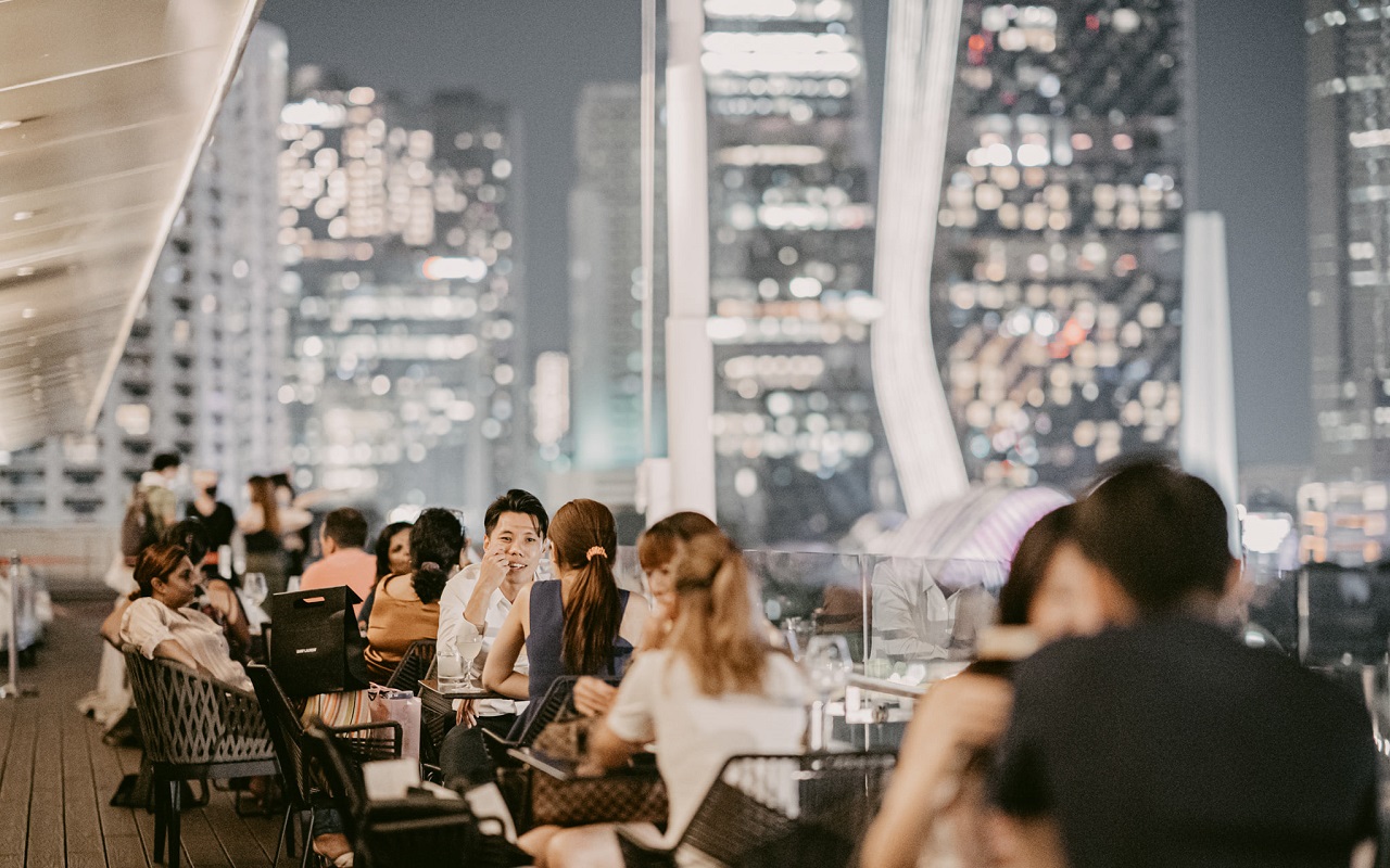 Feel on top of the world at these 6 scenic rooftop bars in Singapore