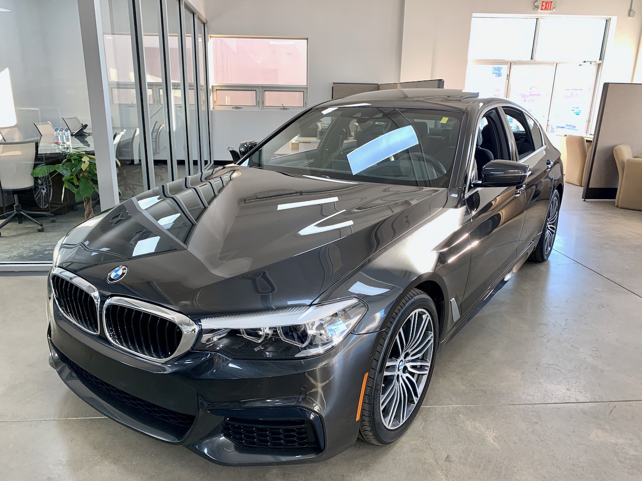 2019 BMW 530i xDrive M Sport Pack, Local Car, NO ACCIDENTS!! Silverzinc Motors