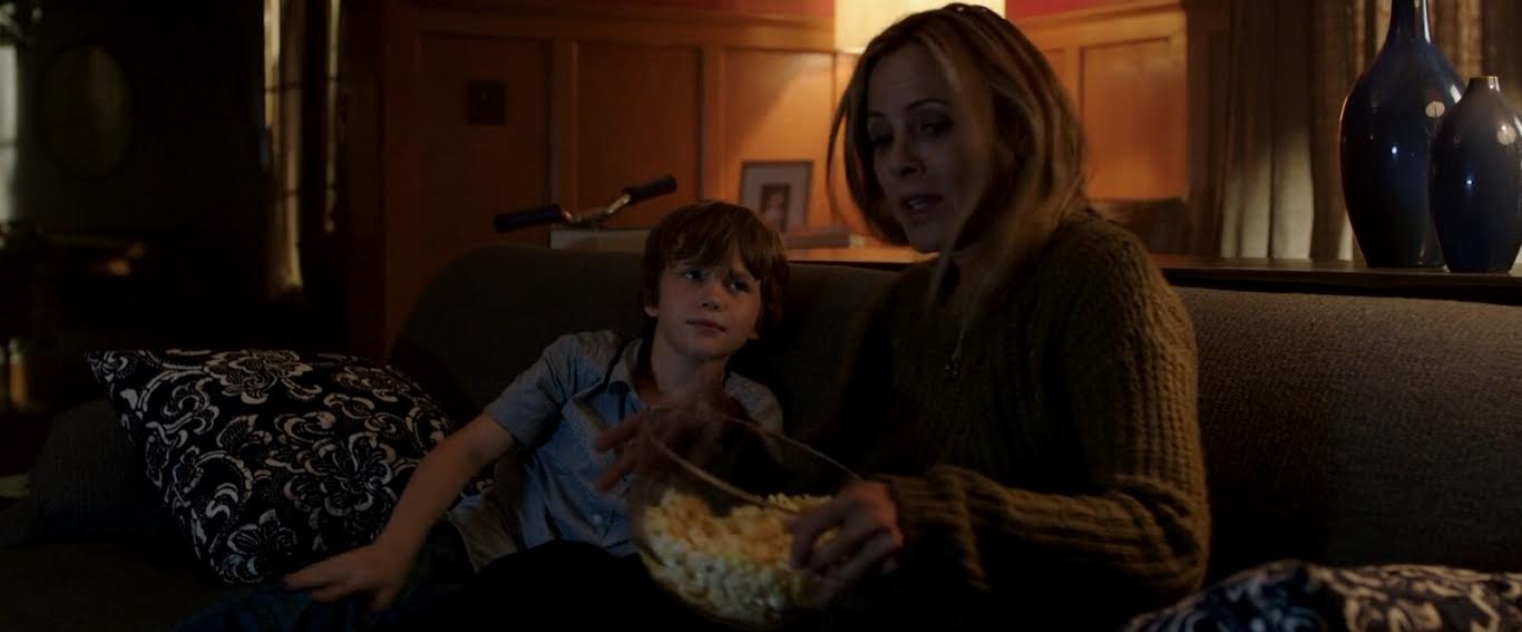 Lights Out Movie Review Movie Reviews Simbasible