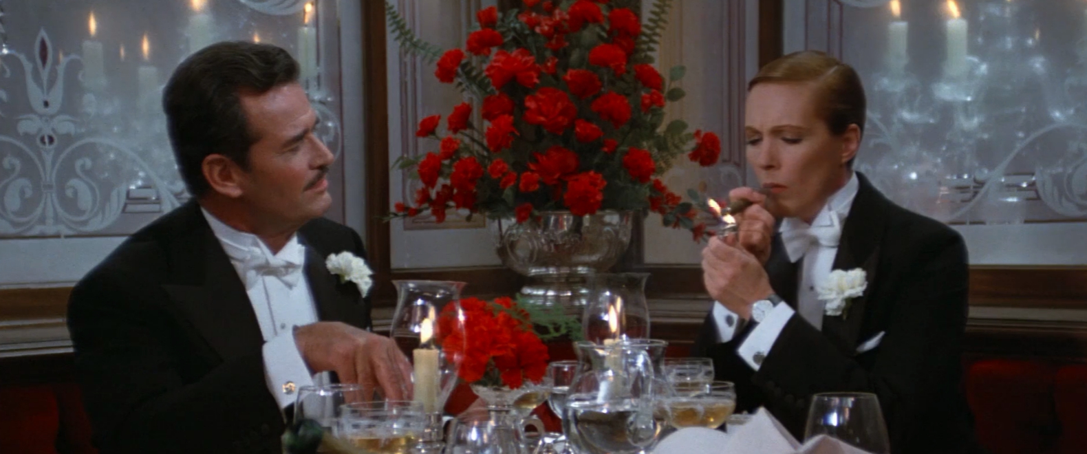 Victor/Victoria (1982) Movie Reviews Simbasible