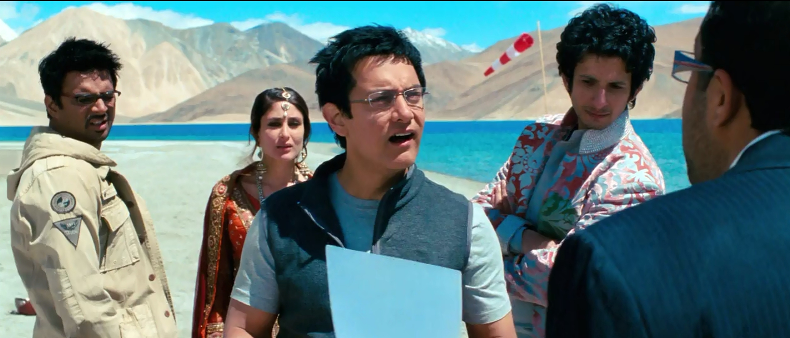 3 Idiots Movie Review Movie Reviews Simbasible