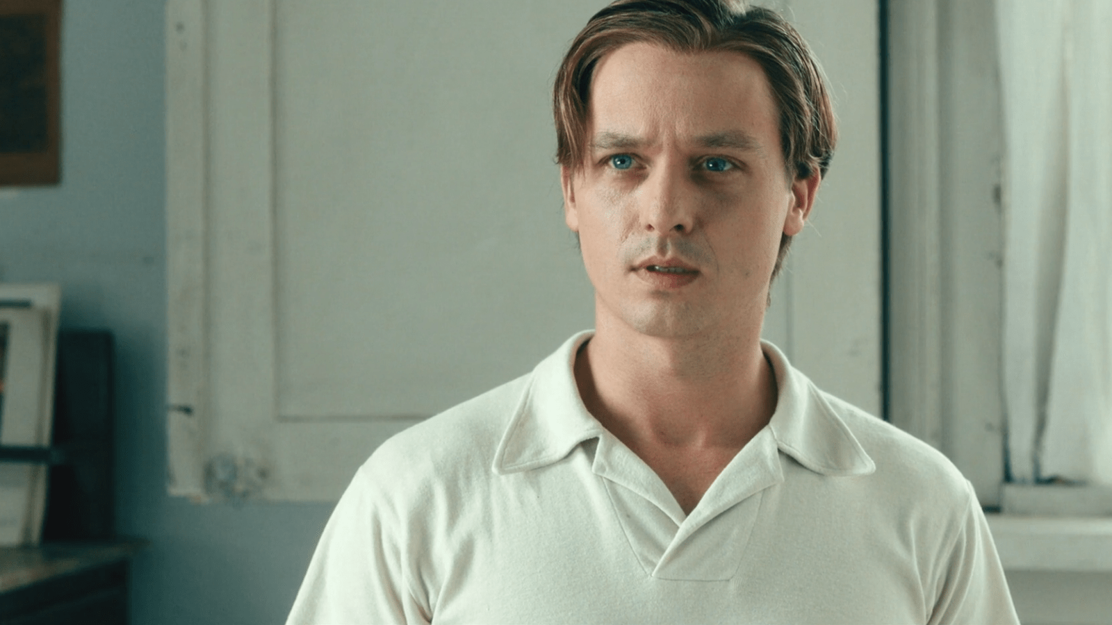 Never Look Away Movie Review Movie Reviews Simbasible