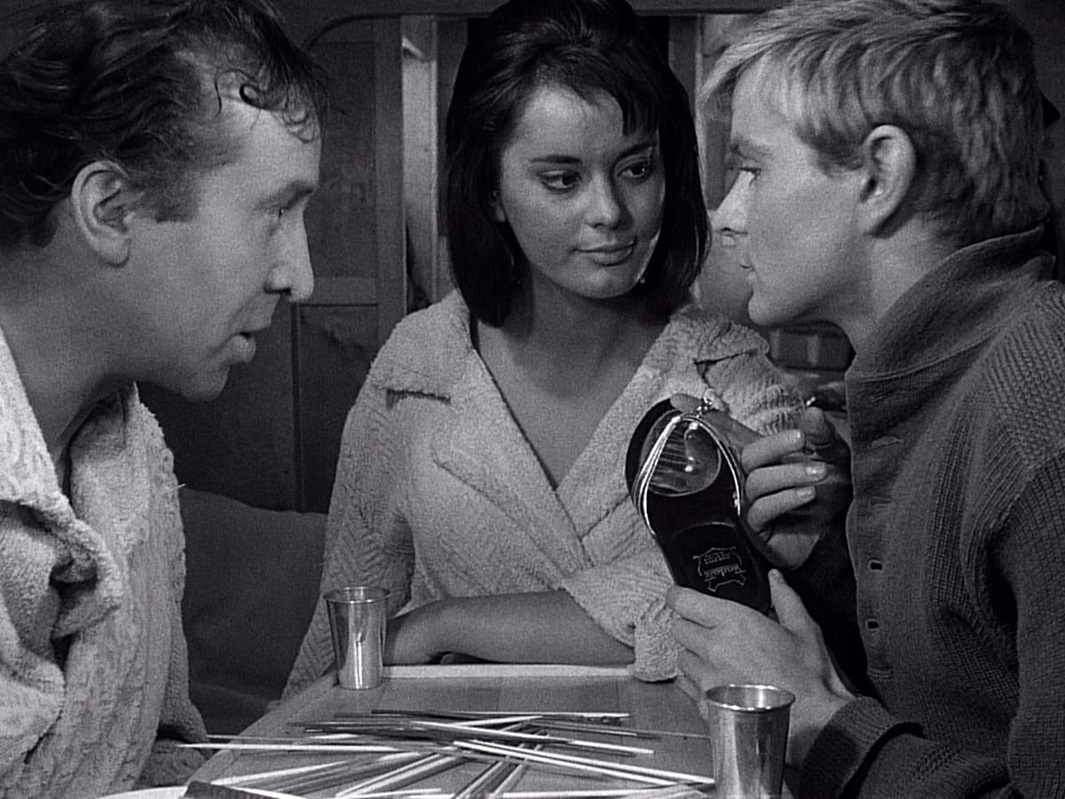 Knife in the Water Movie Review Movie Reviews Simbasible