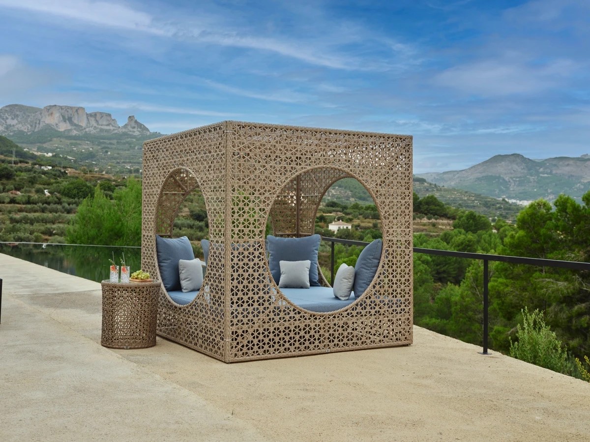 DAYBEDS by SKYLINE DESIGN SIMEXA The Wholesale Outdoor Furniture