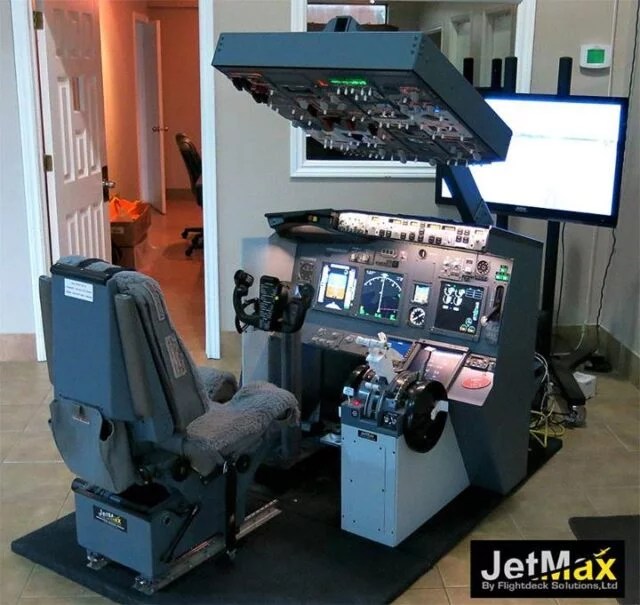 JetMax new 737 overhead Little sister of FlightDeck