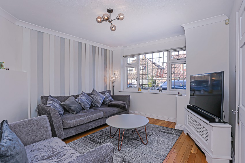 3bedroom semidetached house for sale in Mountjoy Crescent, Solihull