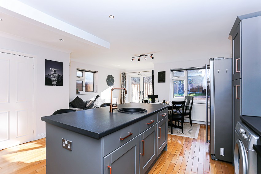 3bedroom semidetached house for sale in Mountjoy Crescent, Solihull