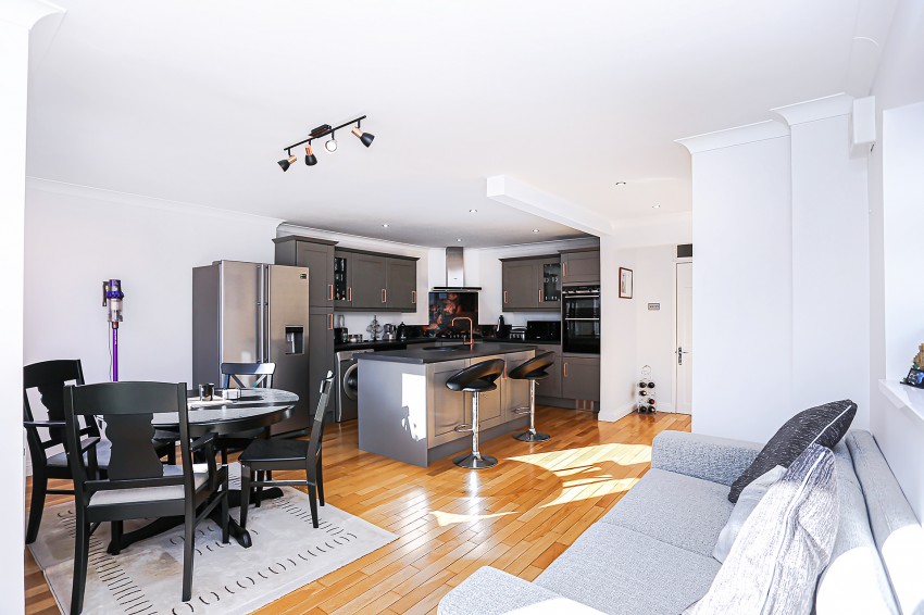 3bedroom semidetached house for sale in Mountjoy Crescent, Solihull