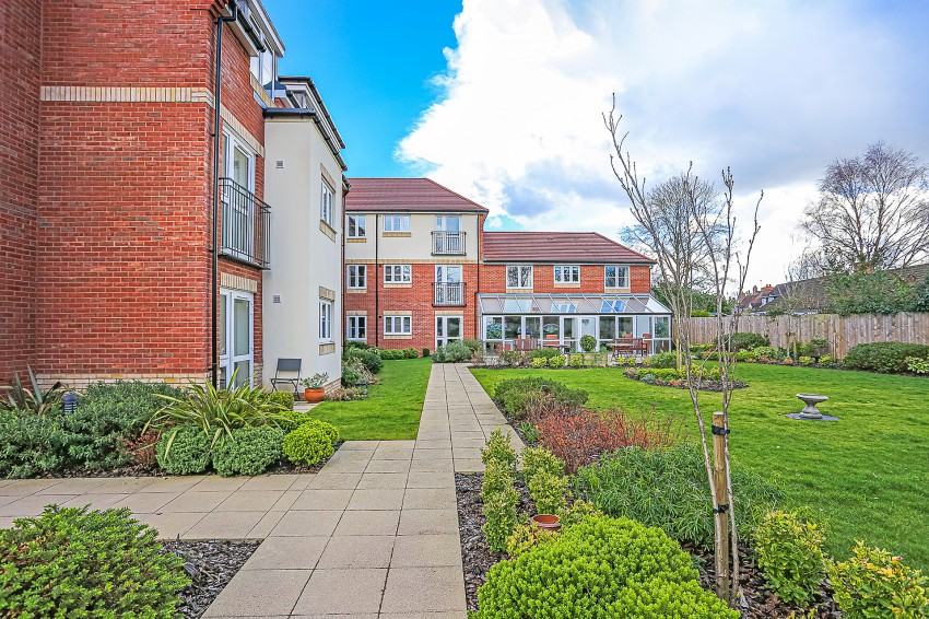1bedroom apartment for sale in Eleanor Lodge, 24 Station Road, Knowle