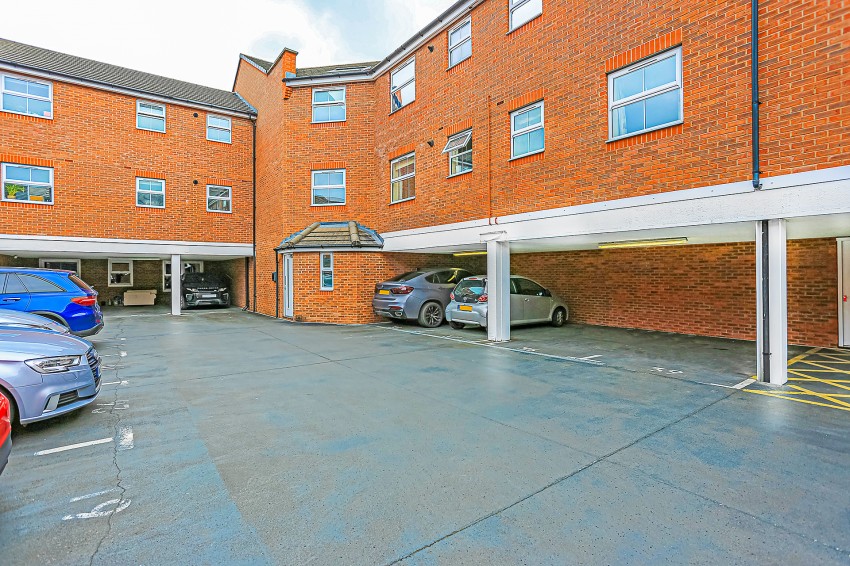 1bedroom apartment for sale in Brook House, Wharf Lane, Solihull