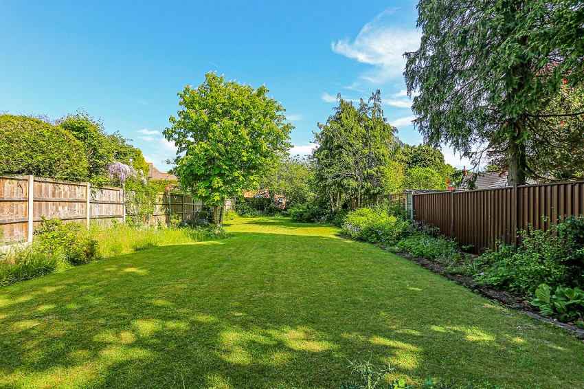 4bedroom detached house for sale in Whitefields Road, Solihull