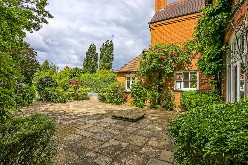 5bedroom detached house for sale in Widney Manor Road, Solihull