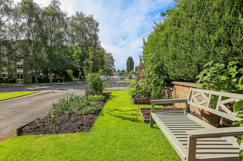 4bedroom semidetached house for sale in Mereside Way, Solihull