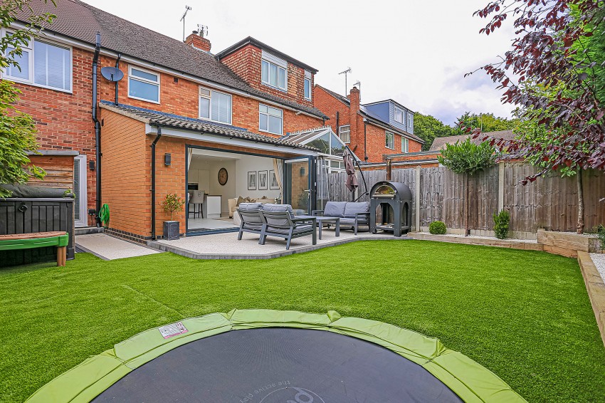 4bedroom semidetached house for sale in Suffolk Close, Coventry